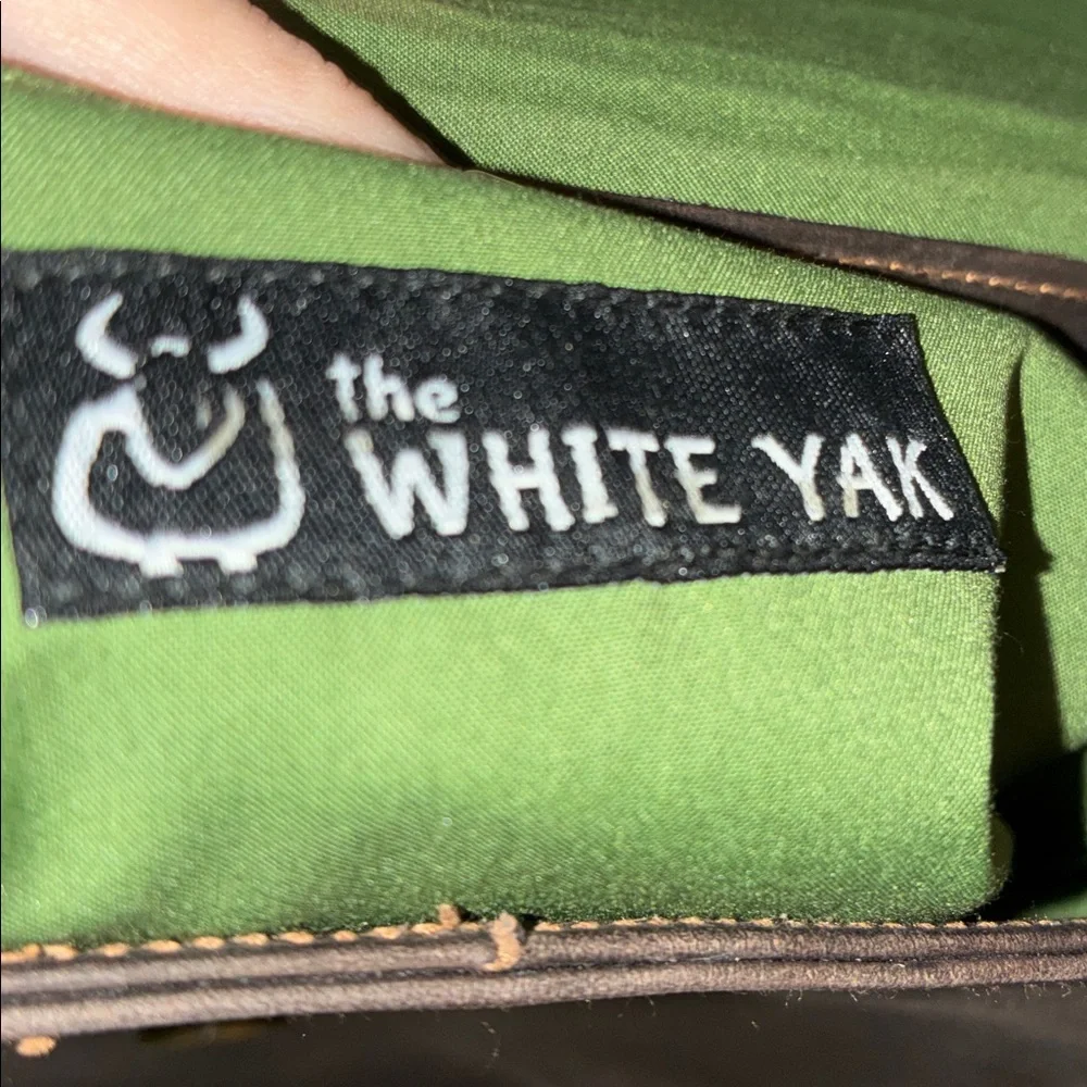 The White Yak Brown Leather Messenger Bag with Multicolor Stripes‎